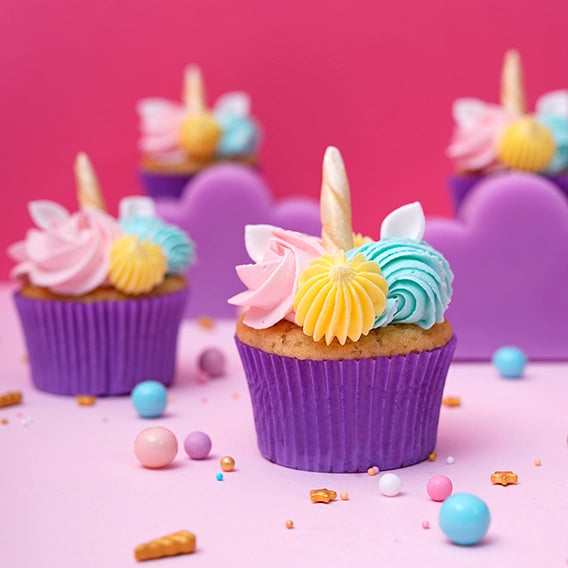 Easy Unicorn Cupcakes with Faces and Candy Horns! So Cute!