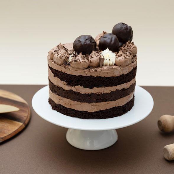 Chocolate Naked Cake -  Cupcake Central